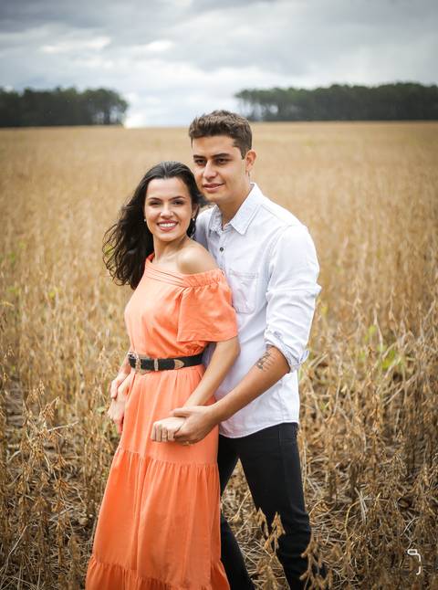pre-wedding-florestadolobo-ensaiodecasal-wedding-fotosemuberlandia-fotografoemuberlandia-danielcustodiofotografo-fotografodecasamentoemuberlandia-uberlandiafotgrafo-namoro-casalensaiodefotos-fotosdenamorados-casamentointimista-uberaba-love-minasgerais'