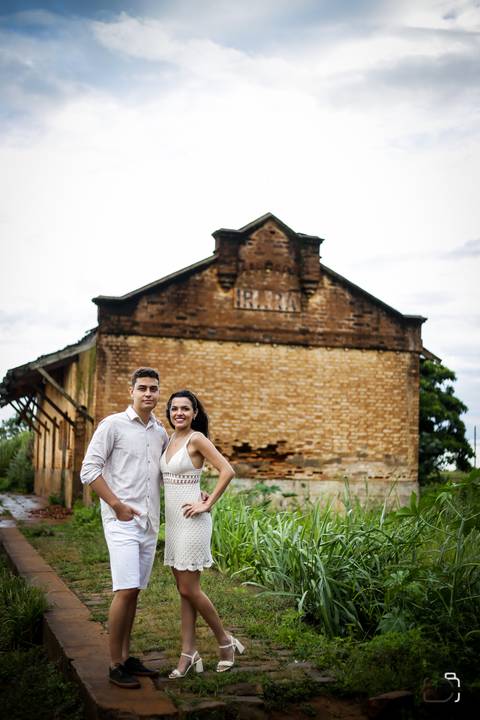 pre-wedding-florestadolobo-ensaiodecasal-wedding-fotosemuberlandia-fotografoemuberlandia-danielcustodiofotografo-fotografodecasamentoemuberlandia-uberlandiafotgrafo-namoro-casalensaiodefotos-fotosdenamorados-casamentointimista-uberaba-love-minasgerais'