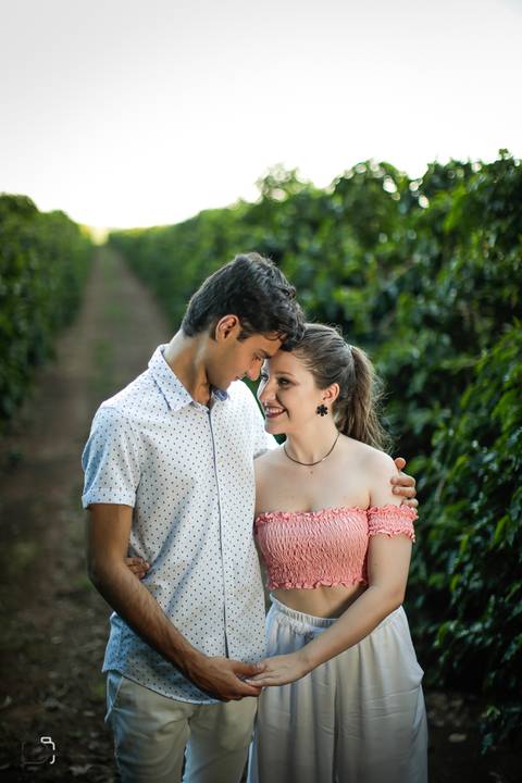 prewedding-ensaio-casamentoemuberlandia-ensaiodecasal-danielcustodiofotografo-fotografoemuberlandia-casamento-noivaemuberlandia-araguari-minicasamento-makenoiva-casamentonocampo-noivado-noiva2023-noivado-pedidodecasamento-aliança-ensaiocriativo-fotografo-'