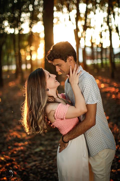prewedding-ensaio-casamentoemuberlandia-ensaiodecasal-danielcustodiofotografo-fotografoemuberlandia-casamento-noivaemuberlandia-araguari-minicasamento-makenoiva-casamentonocampo-noivado-noiva2023-noivado-pedidodecasamento-aliança-ensaiocriativo-fotografo-'