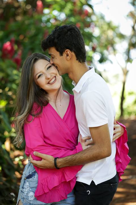 prewedding-ensaio-casamentoemuberlandia-ensaiodecasal-danielcustodiofotografo-fotografoemuberlandia-casamento-noivaemuberlandia-araguari-minicasamento-makenoiva-casamentonocampo-noivado-noiva2023-noivado-pedidodecasamento-aliança-ensaiocriativo-fotografo-'