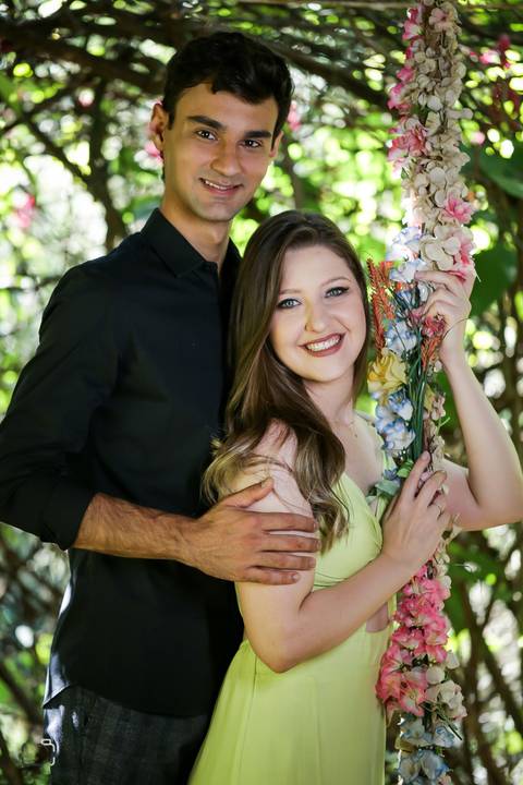 prewedding-ensaio-casamentoemuberlandia-ensaiodecasal-danielcustodiofotografo-fotografoemuberlandia-casamento-noivaemuberlandia-araguari-minicasamento-makenoiva-casamentonocampo-noivado-noiva2023-noivado-pedidodecasamento-aliança-ensaiocriativo-fotografo-'