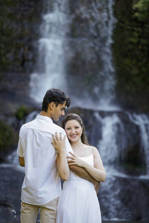 prewedding-ensaio-casamentoemuberlandia-ensaiodecasal-danielcustodiofotografo-fotografoemuberlandia-casamento-noivaemuberlandia-araguari-minicasamento-makenoiva-casamentonocampo-noivado-noiva2023-noivado-pedidodecasamento-aliança-ensaiocriativo-fotografo-'