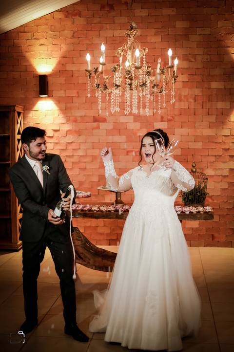 casamento-minicasamento-casamentoemuberlandia-miniwedding-wedding-casamento-uberlandia-casamentominimalista-makenoiva-buque-vestidodenoiva-cerimoniaaoarlivre-cerimoniaaopodosol-cerimoniamenordecasamento-weddingday-amor-danielcustodiofotografo-espaçonoiva'