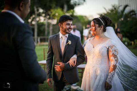 casamento-minicasamento-casamentoemuberlandia-miniwedding-wedding-casamento-uberlandia-casamentominimalista-makenoiva-buque-vestidodenoiva-cerimoniaaoarlivre-cerimoniaaopodosol-cerimoniamenordecasamento-weddingday-amor-danielcustodiofotografo-espaçonoiva'