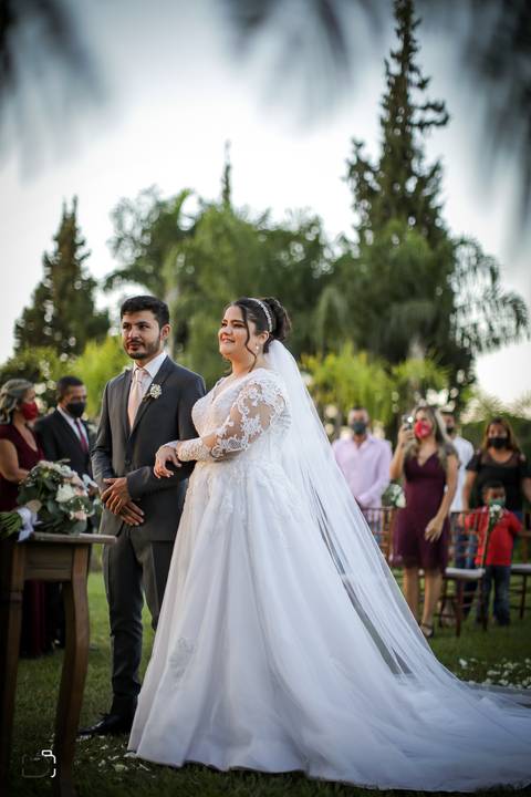 casamento-minicasamento-casamentoemuberlandia-miniwedding-wedding-casamento-uberlandia-casamentominimalista-makenoiva-buque-vestidodenoiva-cerimoniaaoarlivre-cerimoniaaopodosol-cerimoniamenordecasamento-weddingday-amor-danielcustodiofotografo-espaçonoiva'