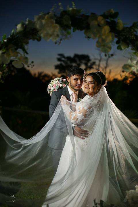 casamento-minicasamento-casamentoemuberlandia-miniwedding-wedding-casamento-uberlandia-casamentominimalista-makenoiva-buque-vestidodenoiva-cerimoniaaoarlivre-cerimoniaaopodosol-cerimoniamenordecasamento-weddingday-amor-danielcustodiofotografo-espaçonoiva'