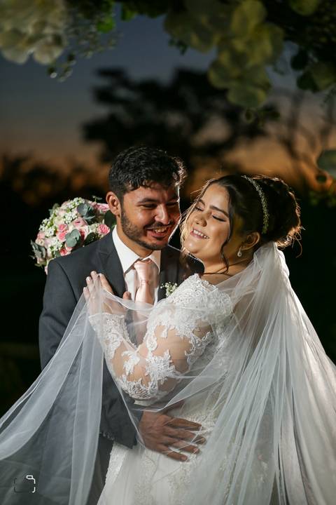 casamento-minicasamento-casamentoemuberlandia-miniwedding-wedding-casamento-uberlandia-casamentominimalista-makenoiva-buque-vestidodenoiva-cerimoniaaoarlivre-cerimoniaaopodosol-cerimoniamenordecasamento-weddingday-amor-danielcustodiofotografo-espaçonoiva'