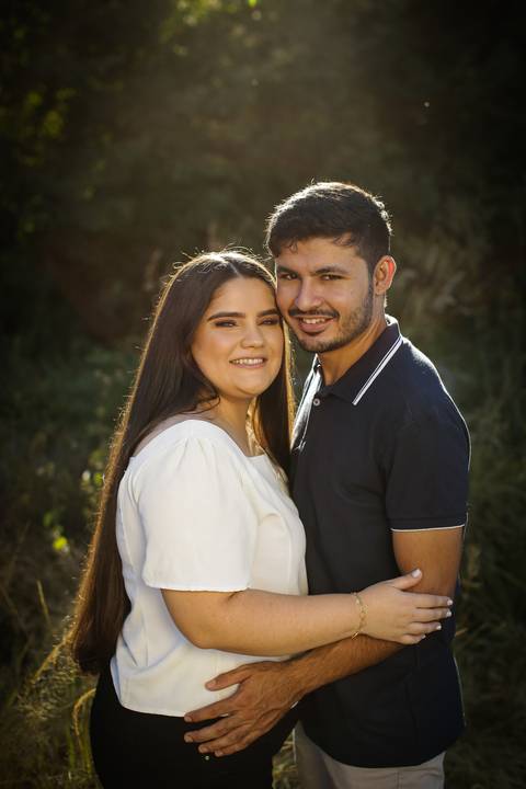 prewedding-ensaio-fotosdecasal-casamentoemuberlandia-casamento-fotodecasamento-ensaiofotografico-fotografias-danielcustodiofotografo-foto-makenoiva-estaçãoirara-podosol-florestadolobo-brasil-uberlandia-amor-aliança-casamento2023-minicasamento-wedding-'