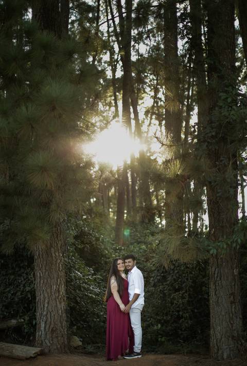 prewedding-ensaio-fotosdecasal-casamentoemuberlandia-casamento-fotodecasamento-ensaiofotografico-fotografias-danielcustodiofotografo-foto-makenoiva-estaçãoirara-podosol-florestadolobo-brasil-uberlandia-amor-aliança-casamento2023-minicasamento-wedding-'