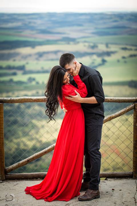 pre-wedding-wedding-ensaio-namoro-casal-fotos-fotografiasemuberlandia-fotografo-ensaiodenamoro-ensaioemuberlandia-fotografoemuberlandia-danielcustodiofotografo-casamento-casamentoemuberlandia-casamentoemcampo-minicasamento-minasgerais-brasil-fotoscriativa'