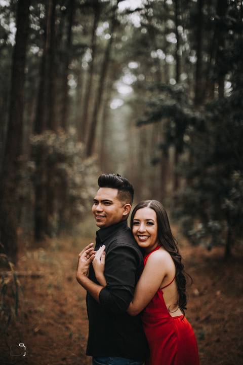prewedding-wedding-ensaio-namoro-fotografias-ensaiodecasal-casaamento-casamentoemuberlandia-miniwedding-minicasamento-girassolensaio-girassol-danielcustodiofotografo-fotografoemuberlandia-fotografias-casamentolindo-florestadolobo-casamentominimalista'