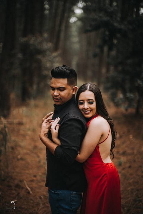 prewedding-wedding-ensaio-namoro-fotografias-ensaiodecasal-casaamento-casamentoemuberlandia-miniwedding-minicasamento-girassolensaio-girassol-danielcustodiofotografo-fotografoemuberlandia-fotografias-casamentolindo-florestadolobo-casamentominimalista'