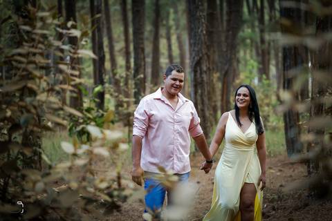 prewedding-ensaiocasal-wedding-casamento-civil-cerimoniadecasamento-miniwedding-casamentouberlandia-uberlandia-danielcustodio-fotografias-fotosemuberlandia-casamentoemcampo-ensaiodenamorados-fotografias-fotos-noiva-noivo-makenoiva-vestidodenoiva-buque'