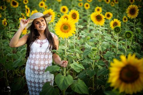 ensaiogestante-gestante-fotogravidas-gravida-fotosdegravida-esperademenina-mamãe-gravidinha-gestanteemuberlandia-gravidaemuberlandia-fotodegestanteemuberlandia-campo-girassol-make-criança-bebe-gravidafazendofoto-papai-ensaioemuberlandia-foto-fotografias'