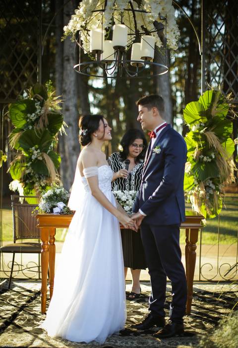 casamento-minicasamento-ensaio-noiva-casamentoemuberlandia-danielcustodiofotografo-danielcustodio-thefarmeventos-noivaemuberlandia-vestidodenoiva-noivo-casamentoaocampo-fotografias-fotografoemuberlandia-cerimonia-buque-aliança-festadecasamento-wedding-lov'