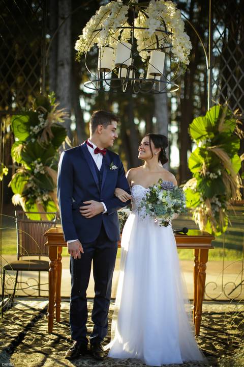 casamento-minicasamento-ensaio-noiva-casamentoemuberlandia-danielcustodiofotografo-danielcustodio-thefarmeventos-noivaemuberlandia-vestidodenoiva-noivo-casamentoaocampo-fotografias-fotografoemuberlandia-cerimonia-buque-aliança-festadecasamento-wedding-lov'