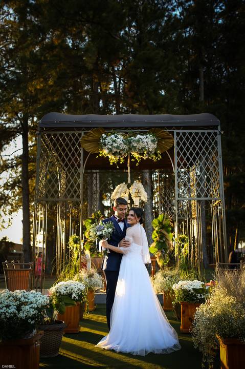 casamento-minicasamento-ensaio-noiva-casamentoemuberlandia-danielcustodiofotografo-danielcustodio-thefarmeventos-noivaemuberlandia-vestidodenoiva-noivo-casamentoaocampo-fotografias-fotografoemuberlandia-cerimonia-buque-aliança-festadecasamento-wedding-lov'