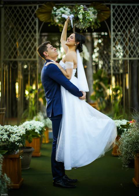 casamento-minicasamento-ensaio-noiva-casamentoemuberlandia-danielcustodiofotografo-danielcustodio-thefarmeventos-noivaemuberlandia-vestidodenoiva-noivo-casamentoaocampo-fotografias-fotografoemuberlandia-cerimonia-buque-aliança-festadecasamento-wedding-lov'