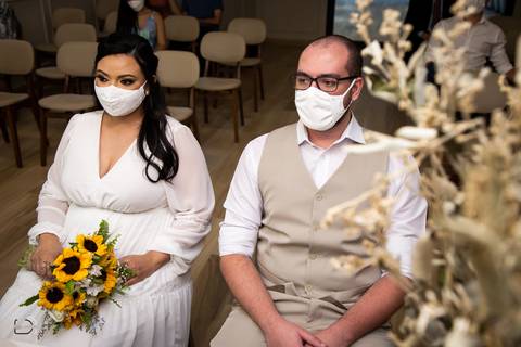 prewedding-wedding-casamentocivil-cerimoniadecasamento-civil-casamentoemuberlandia-fotografias-fotos-danielcustodiofotografo-uberlandia-cartorio-patiosabia-makenoiva-casamentonocampo-florestadolobo-girassol-buque-vestidodenoiva-amor-aliança-minicasamento-'