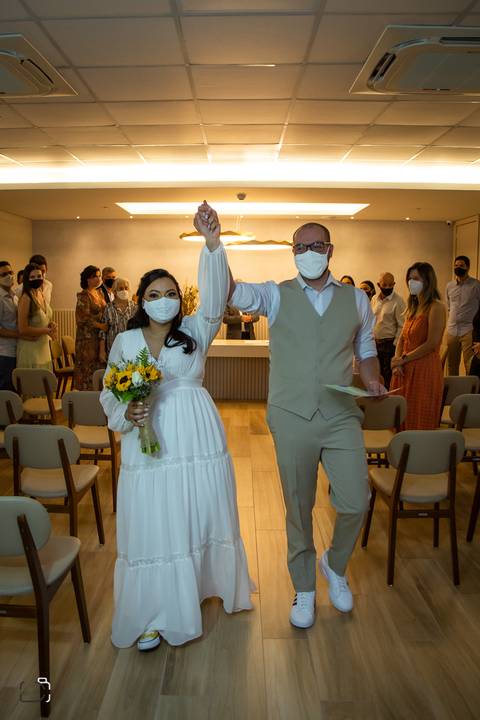 prewedding-wedding-casamentocivil-cerimoniadecasamento-civil-casamentoemuberlandia-fotografias-fotos-danielcustodiofotografo-uberlandia-cartorio-patiosabia-makenoiva-casamentonocampo-florestadolobo-girassol-buque-vestidodenoiva-amor-aliança-minicasamento-'