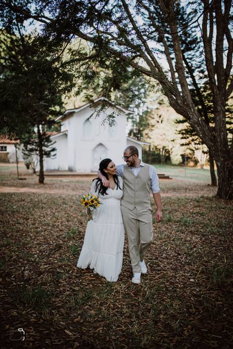 prewedding-wedding-casamentocivil-cerimoniadecasamento-civil-casamentoemuberlandia-fotografias-fotos-danielcustodiofotografo-uberlandia-cartorio-patiosabia-makenoiva-casamentonocampo-florestadolobo-girassol-buque-vestidodenoiva-amor-aliança-minicasamento-'
