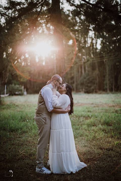 prewedding-wedding-casamentocivil-cerimoniadecasamento-civil-casamentoemuberlandia-fotografias-fotos-danielcustodiofotografo-uberlandia-cartorio-patiosabia-makenoiva-casamentonocampo-florestadolobo-girassol-buque-vestidodenoiva-amor-aliança-minicasamento-'