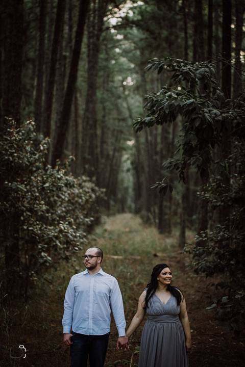 prewedding-wedding-casamentocivil-cerimoniadecasamento-civil-casamentoemuberlandia-fotografias-fotos-danielcustodiofotografo-uberlandia-cartorio-patiosabia-makenoiva-casamentonocampo-florestadolobo-girassol-buque-vestidodenoiva-amor-aliança-minicasamento-'