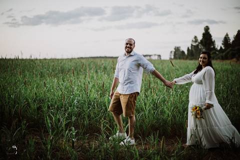 prewedding-wedding-casamentocivil-cerimoniadecasamento-civil-casamentoemuberlandia-fotografias-fotos-danielcustodiofotografo-uberlandia-cartorio-patiosabia-makenoiva-casamentonocampo-florestadolobo-girassol-buque-vestidodenoiva-amor-aliança-minicasamento-'