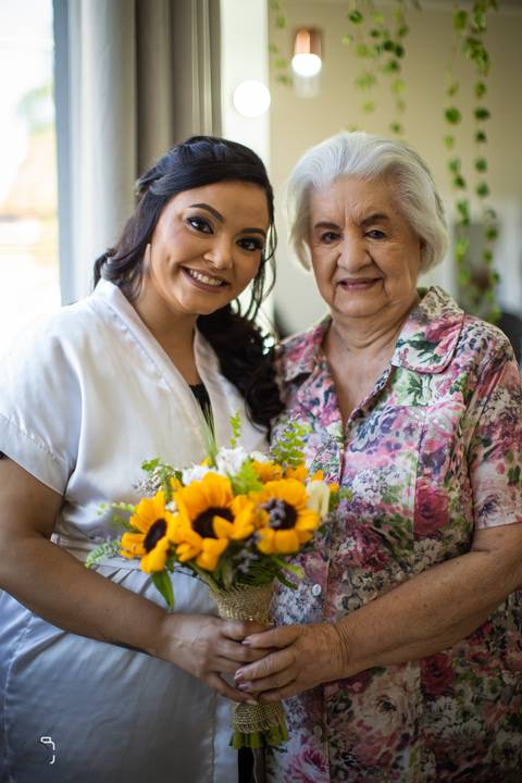 prewedding-wedding-casamentocivil-cerimoniadecasamento-civil-casamentoemuberlandia-fotografias-fotos-danielcustodiofotografo-uberlandia-cartorio-patiosabia-makenoiva-casamentonocampo-florestadolobo-girassol-buque-vestidodenoiva-amor-aliança-minicasamento-'