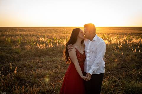 fotografiasemuberlandia-casamento-danielcustodio-pordosol-fotoscriativas-cerimoniaarlivre-fotografoemuberlandia-amor-profissionaldefotografia-minasgerais-love'