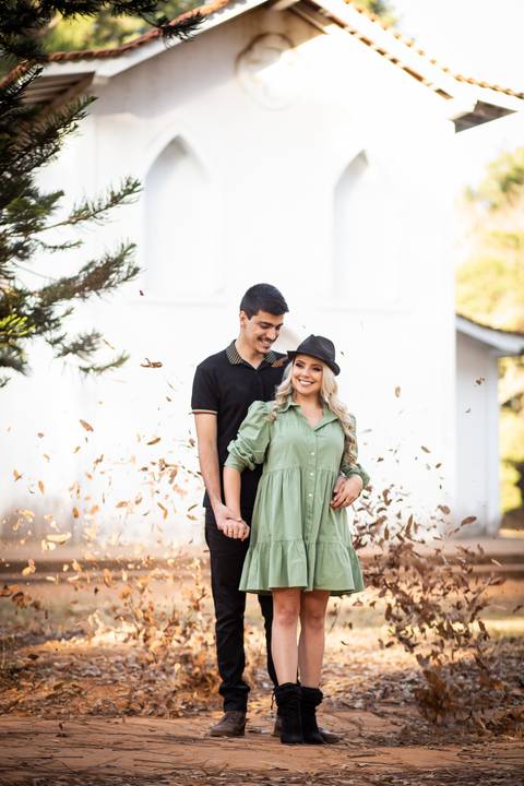 prewedding-ensaiodecasal-wedding-uberlandia-araguari-ensaioemaraguari-ensaioemuberlandia-fotografiasemaraguari-fotografias-danielcustodio-fotografodecasamento-ensaiodenamorados-minicasamento-noiva-noivo-fotoscriativas-pordosol-ensaioproximodeuberlandia'