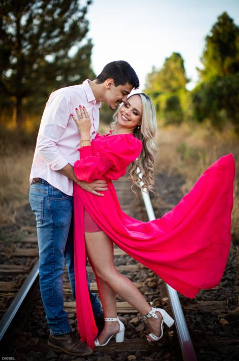 prewedding-ensaiodecasal-wedding-uberlandia-araguari-ensaioemaraguari-ensaioemuberlandia-fotografiasemaraguari-fotografias-danielcustodio-fotografodecasamento-ensaiodenamorados-minicasamento-noiva-noivo-fotoscriativas-pordosol-ensaioproximodeuberlandia'