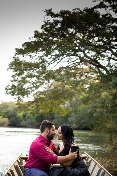 prewedding-ensaiodecasal-fotos-fotografiasdecasal-fotografias-ensaio-wedding-danielcustodio-casamento-minicasamento-cerimoniadecasamento-casamentoemuberlandia-casamentoemaraguari-makenoiva-noivas-noivos-madrinhas-cerimoniapordosol-pordosol-fotografo-udi-'