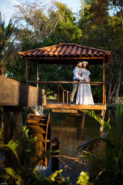 prewedding-ensaiodecasal-fotos-fotografiasdecasal-fotografias-ensaio-wedding-danielcustodio-casamento-minicasamento-cerimoniadecasamento-casamentoemuberlandia-casamentoemaraguari-makenoiva-noivas-noivos-madrinhas-cerimoniapordosol-pordosol-fotografo-udi-'
