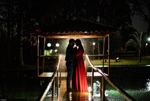 prewedding-ensaiodecasal-fotos-fotografiasdecasal-fotografias-ensaio-wedding-danielcustodio-casamento-minicasamento-cerimoniadecasamento-casamentoemuberlandia-casamentoemaraguari-makenoiva-noivas-noivos-madrinhas-cerimoniapordosol-pordosol-fotografo-udi-'