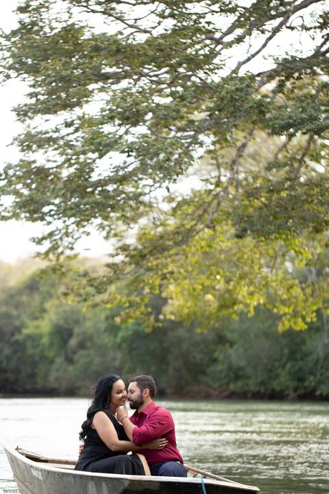 prewedding-ensaiodecasal-fotos-fotografiasdecasal-fotografias-ensaio-wedding-danielcustodio-casamento-minicasamento-cerimoniadecasamento-casamentoemuberlandia-casamentoemaraguari-makenoiva-noivas-noivos-madrinhas-cerimoniapordosol-pordosol-fotografo-udi-'