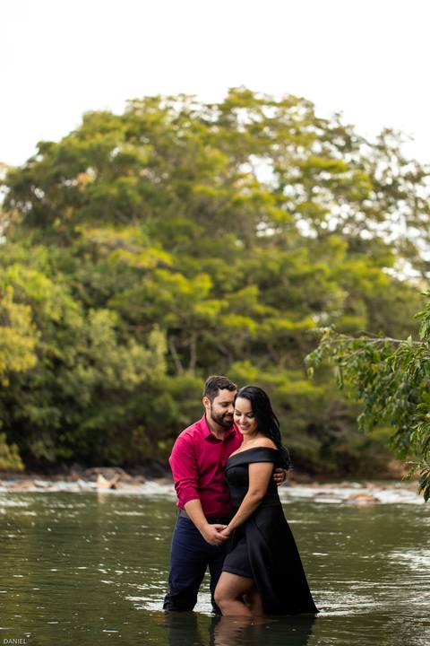 prewedding-ensaiodecasal-fotos-fotografiasdecasal-fotografias-ensaio-wedding-danielcustodio-casamento-minicasamento-cerimoniadecasamento-casamentoemuberlandia-casamentoemaraguari-makenoiva-noivas-noivos-madrinhas-cerimoniapordosol-pordosol-fotografo-udi-'