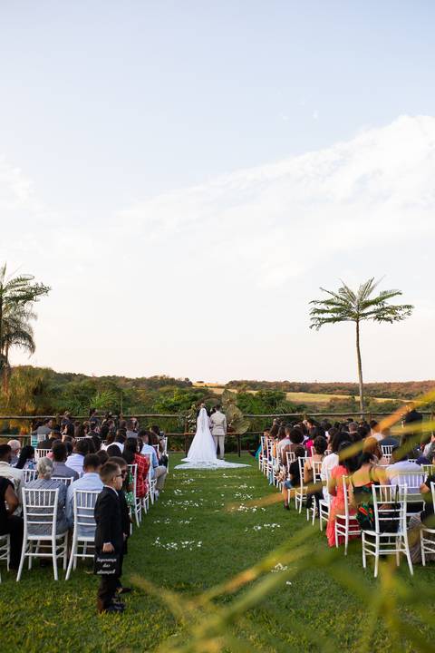 casamento-noiva-tupaciguaracasamentos-cerimonianocampor-noiva-vestidodenoiva-casorio-cerimoniareligiosa-noivaemtupaciguara-casamentoemuberlandia-prewedding-wedding-danielcustodio-foto-fotografias-amor-minasgerais-makenoiva-vestidodenoiva-festadecasamento-'