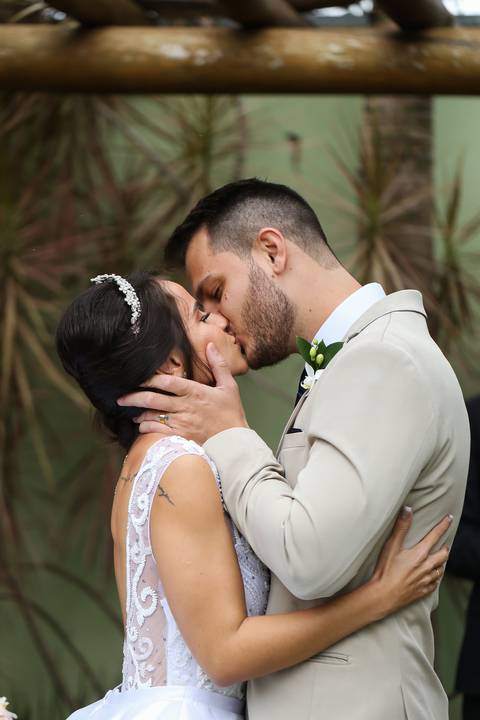 casamento-casamentonocampo-pordosol-casamentoarlive-casamentoemuberlandia-cerimoniaaberta-casamentolindo-cerimoniaemcampoaberto-uberlandiacasamento-fotografoemuberlandia-fotografiasdecasamento-danielcustodio-make-noiva-vestidodenoiva-noivo-buque-love-amor'