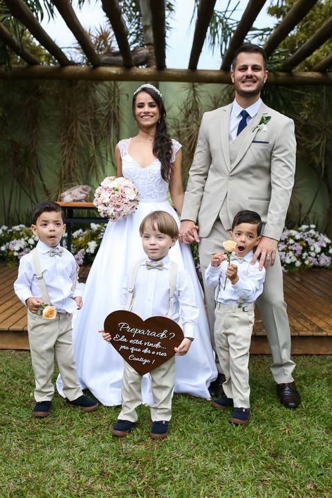 casamento-casamentonocampo-pordosol-casamentoarlive-casamentoemuberlandia-cerimoniaaberta-casamentolindo-cerimoniaemcampoaberto-uberlandiacasamento-fotografoemuberlandia-fotografiasdecasamento-danielcustodio-make-noiva-vestidodenoiva-noivo-buque-love-amor'