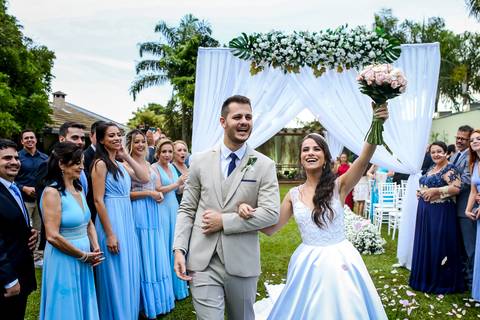 casamento-casamentonocampo-pordosol-casamentoarlive-casamentoemuberlandia-cerimoniaaberta-casamentolindo-cerimoniaemcampoaberto-uberlandiacasamento-fotografoemuberlandia-fotografiasdecasamento-danielcustodio-make-noiva-vestidodenoiva-noivo-buque-love-amor'