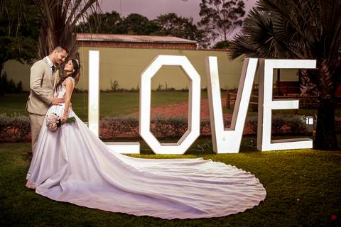 casamento-casamentonocampo-pordosol-casamentoarlive-casamentoemuberlandia-cerimoniaaberta-casamentolindo-cerimoniaemcampoaberto-uberlandiacasamento-fotografoemuberlandia-fotografiasdecasamento-danielcustodio-make-noiva-vestidodenoiva-noivo-buque-love-amor'