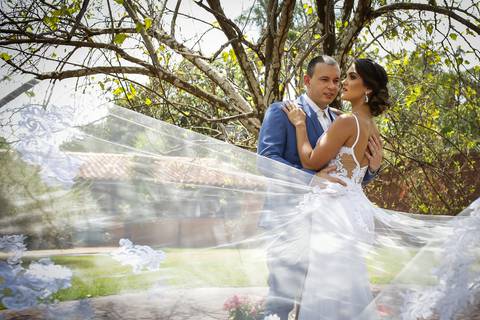 casamento-casamentonocampo-pordosol-casamentoarlive-casamentoemuberlandia-cerimoniaaberta-casamentolindo-cerimoniaemcampoaberto-uberlandiacasamento-fotografoemuberlandia-fotografiasdecasamento-danielcustodio-make-noiva-vestidodenoiva-noivo-buque-love-amor'