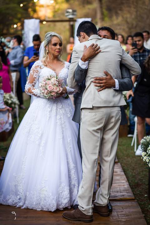 casamento-casamentonocampo-pordosol-casamentoarlive-casamentoemuberlandia-cerimoniaaberta-casamentolindo-cerimoniaemcampoaberto-uberlandiacasamento-fotografoemuberlandia-fotografiasdecasamento-danielcustodio-make-noiva-vestidodenoiva-noivo-buque-love-amor'