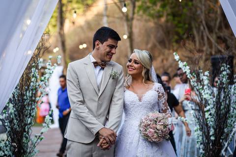 casamento-casamentonocampo-pordosol-casamentoarlive-casamentoemuberlandia-cerimoniaaberta-casamentolindo-cerimoniaemcampoaberto-uberlandiacasamento-fotografoemuberlandia-fotografiasdecasamento-danielcustodio-make-noiva-vestidodenoiva-noivo-buque-love-amor'