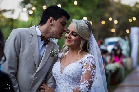 casamento-casamentonocampo-pordosol-casamentoarlive-casamentoemuberlandia-cerimoniaaberta-casamentolindo-cerimoniaemcampoaberto-uberlandiacasamento-fotografoemuberlandia-fotografiasdecasamento-danielcustodio-make-noiva-vestidodenoiva-noivo-buque-love-amor'