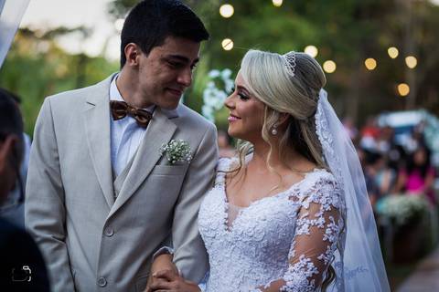 casamento-casamentonocampo-pordosol-casamentoarlive-casamentoemuberlandia-cerimoniaaberta-casamentolindo-cerimoniaemcampoaberto-uberlandiacasamento-fotografoemuberlandia-fotografiasdecasamento-danielcustodio-make-noiva-vestidodenoiva-noivo-buque-love-amor'