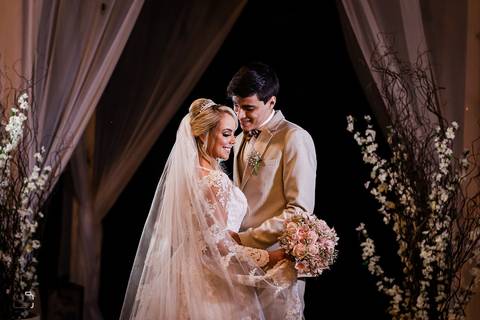 casamento-casamentonocampo-pordosol-casamentoarlive-casamentoemuberlandia-cerimoniaaberta-casamentolindo-cerimoniaemcampoaberto-uberlandiacasamento-fotografoemuberlandia-fotografiasdecasamento-danielcustodio-make-noiva-vestidodenoiva-noivo-buque-love-amor'