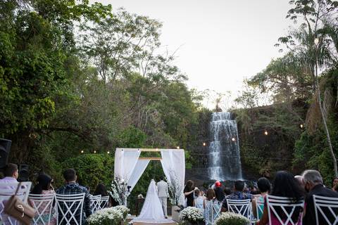casamento-casamentonocampo-pordosol-casamentoarlive-casamentoemuberlandia-cerimoniaaberta-casamentolindo-cerimoniaemcampoaberto-uberlandiacasamento-fotografoemuberlandia-fotografiasdecasamento-danielcustodio-make-noiva-vestidodenoiva-noivo-buque-love-amor'